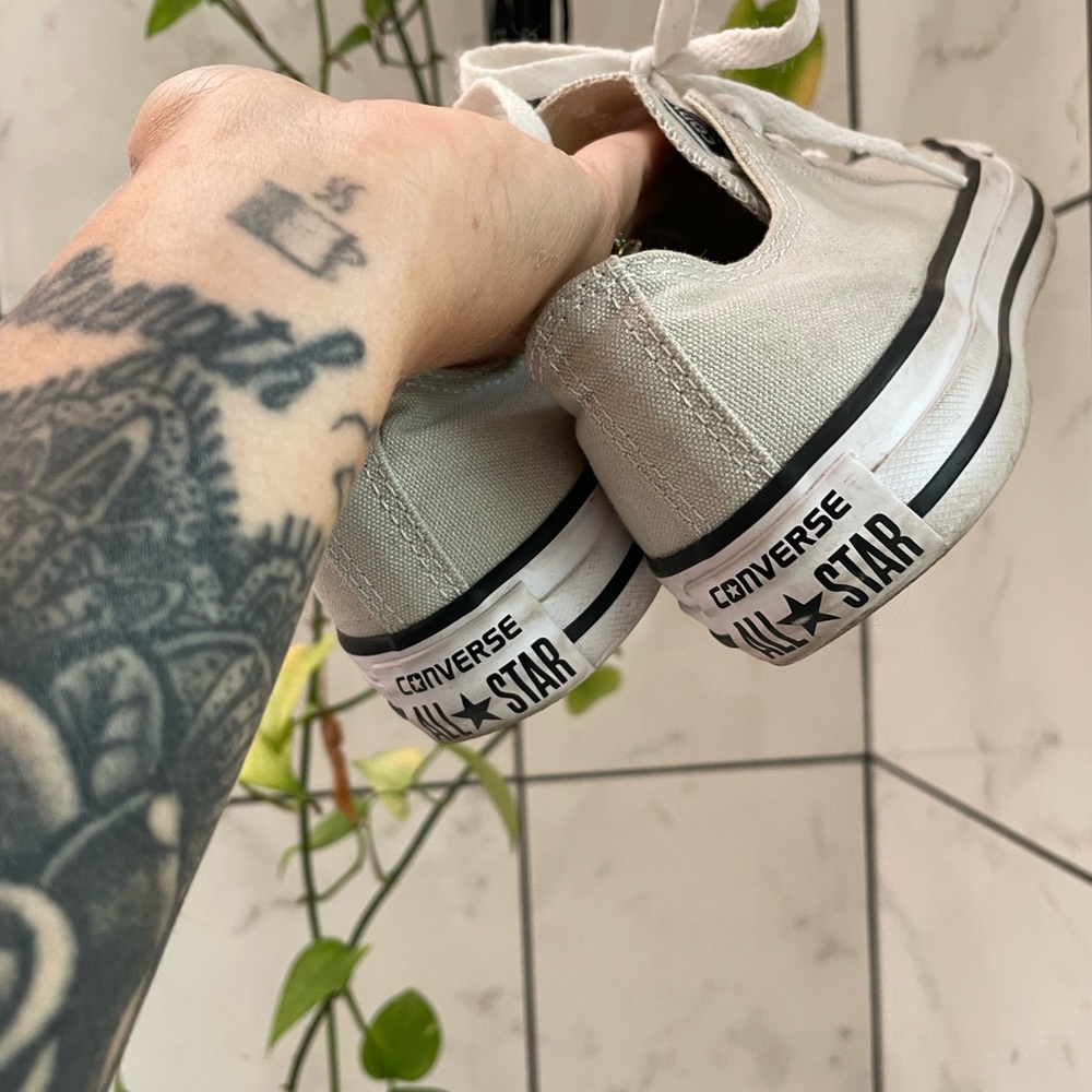 Converse - Picture 3 of 6